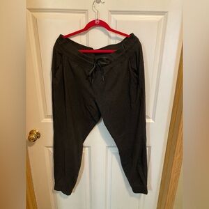 Lululemon joggers women’s size 18